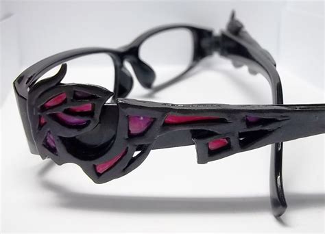 how to make bayonetta glasses